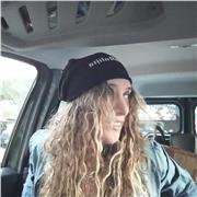 Diplomata con massimo dei voti alla maturità linguistica e neo laureata in scienze e tecniche psicologiche, offro ripetizioni di inglese per studenti di qualunque età